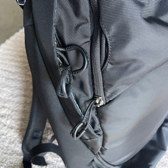 Osprey Aphelia 26L Laptop Backpack - Picture 6 of 9